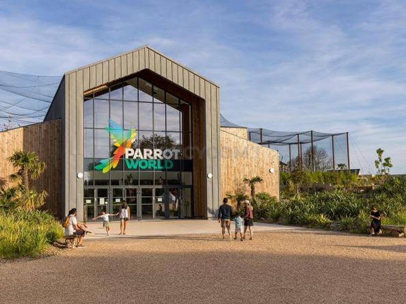 Parrot World