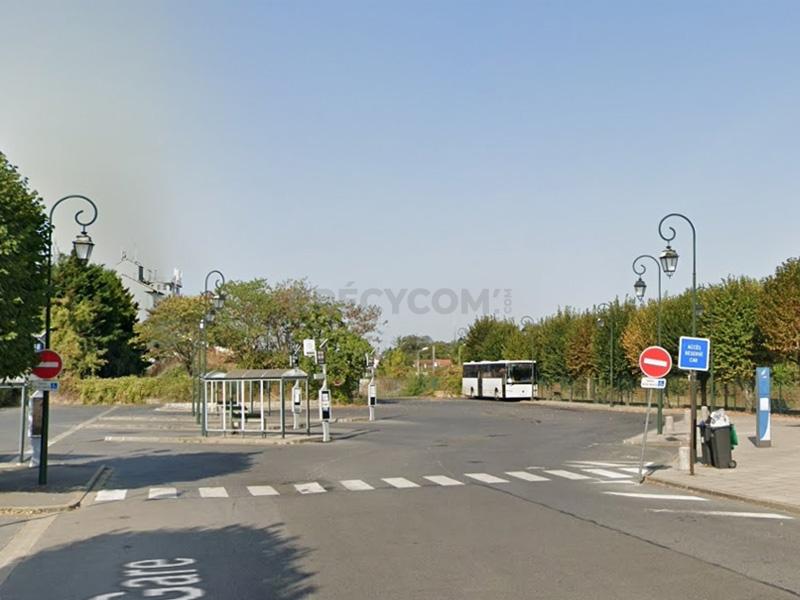 La Gare Routière de Crécy la Chapelle